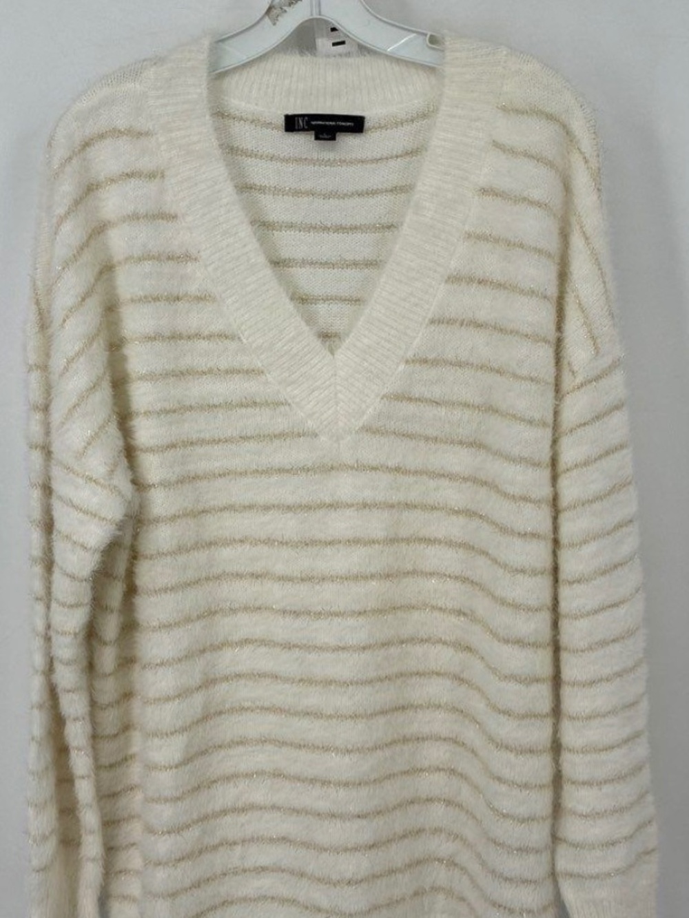 NWT INC INTERNATIONAL CONCEPTS WHITE GOLD STRIPED VNECK PULLOVER SWEATER Sz L XL